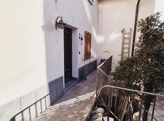 Casa Rosina - Caramella, Nel Nucleo, Ai Piedi Della Verzasca- * غوردولا